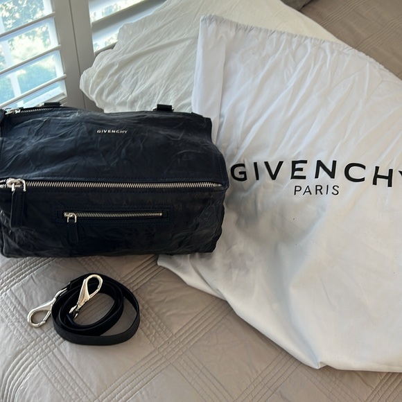 Givenchy Sugar Goatskin Medium Pandora—Navy; receipt on request (authentic) - Picture 5 of 5